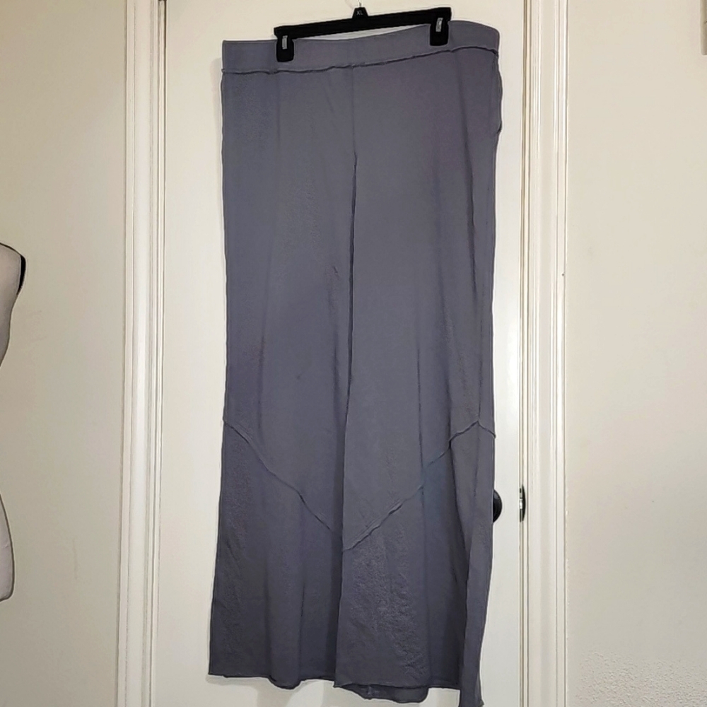 NWOT "PEACE LOVE WORLD" WIDE BLUE LEG PANT SZ L